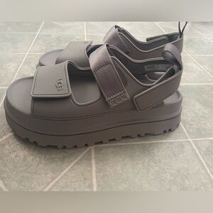 Brand new Uggs golden glow sandal in sea salt size 8